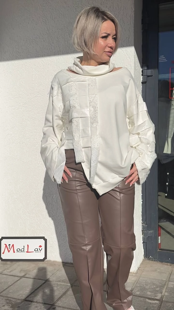 Блуза стильная оригинальная с воротом белого цвета MODLAV ML4662-1