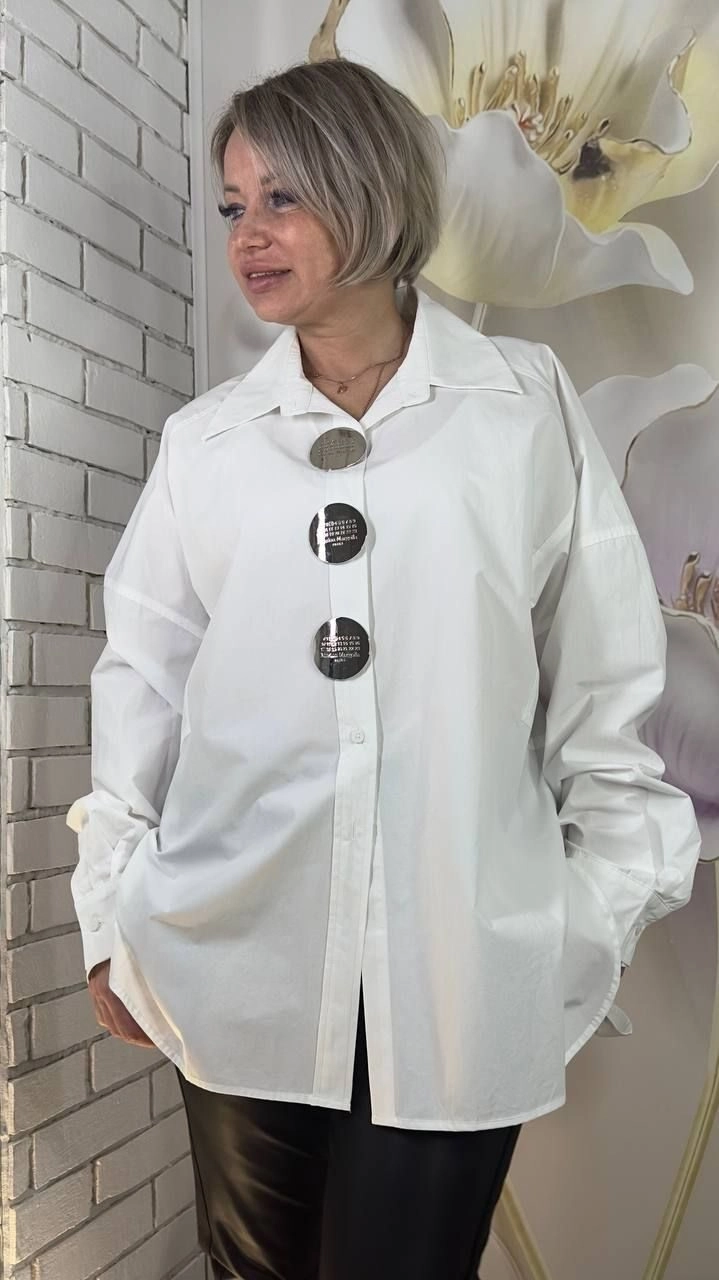 Рубашка с дизайнерскими пуговицами белого цвета MODLAV ML4761-1