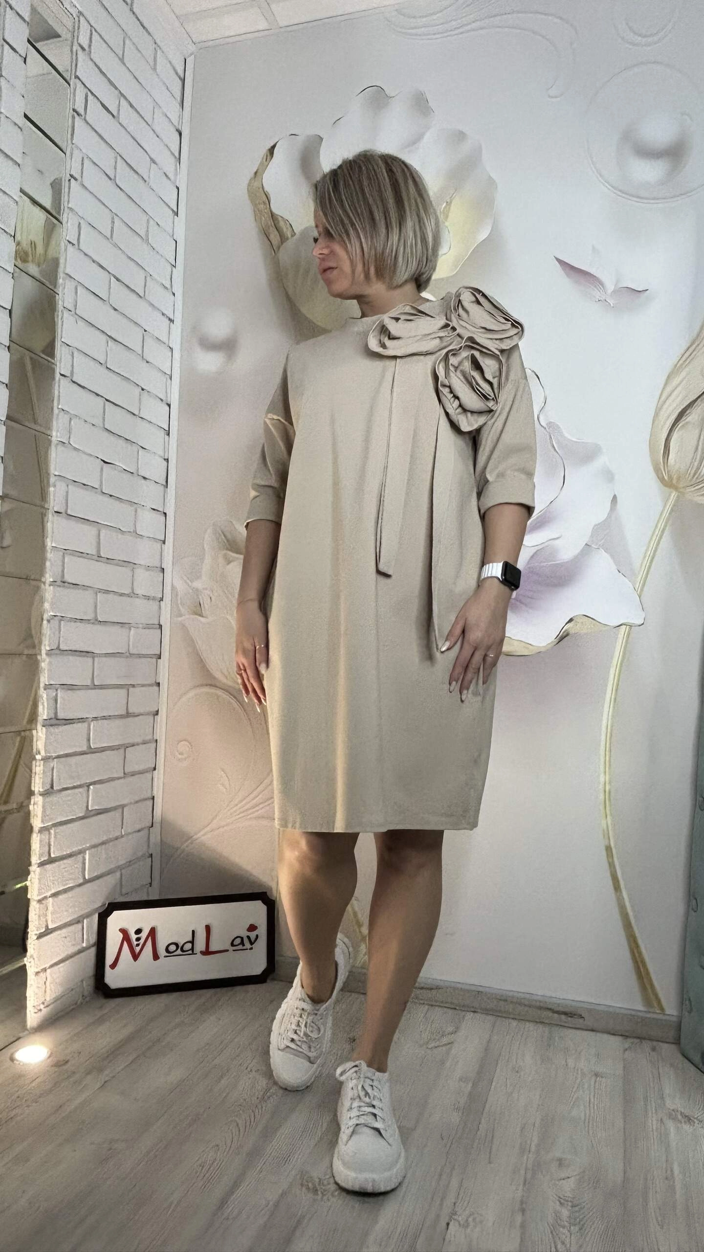 Платье длины миди с объемным декором молочного цвета MODLAV ML4942-784