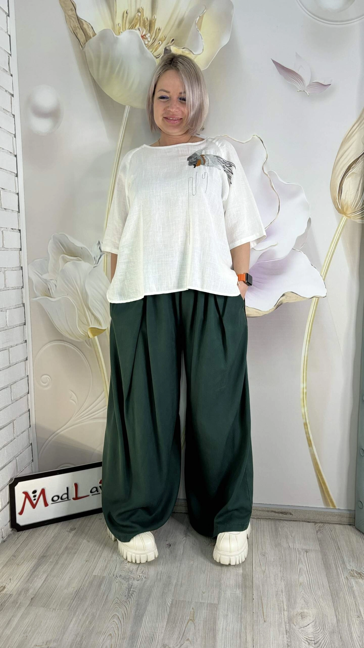 Блуза декорированная вышивкой белого цвета MODLAV ML5048-1