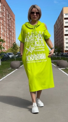 Платье с капюшоном и вырезами на плечах и спине салатового цвета MODLAV ML3712-39