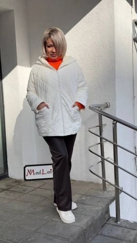 Куртка стёганая на меху с капюшоном белого цвета MODLAV ML4618-1